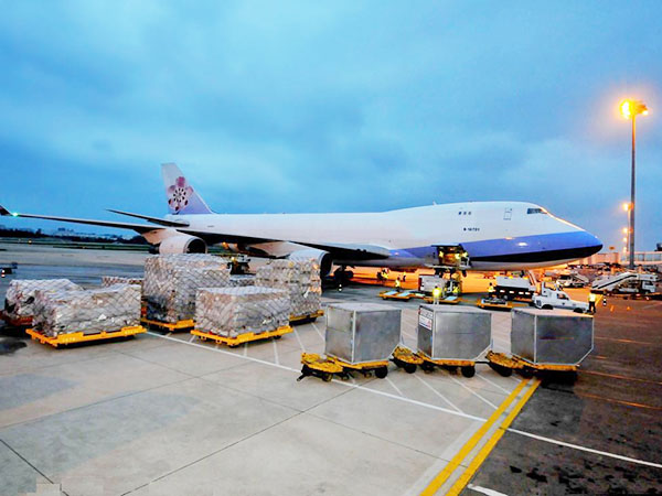 如何航空快递贵重和私人物品呢？